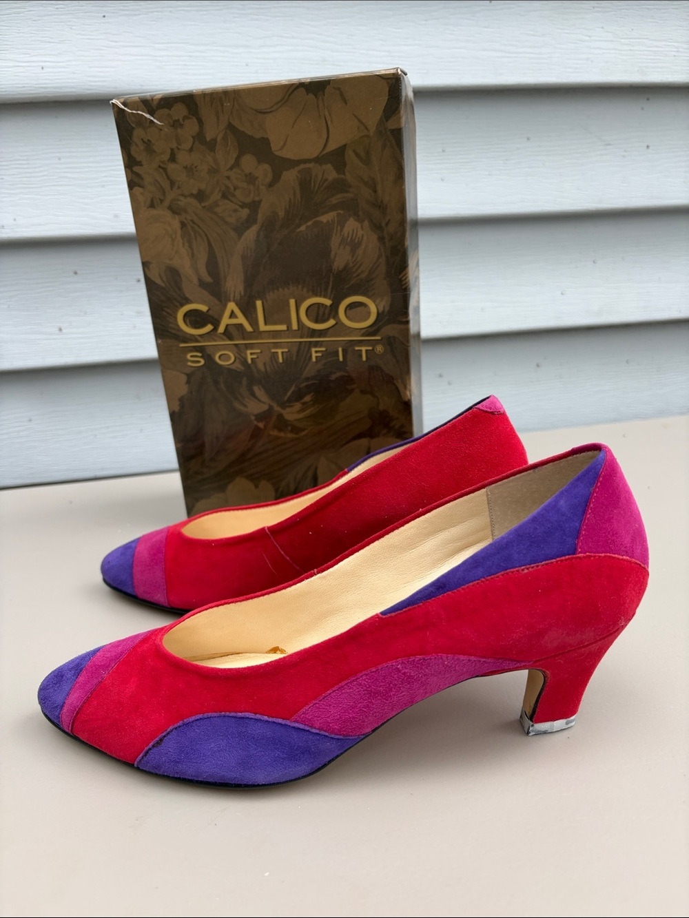 80s Calico Soft Fit Two-Tone Red and Purple Suede Heels VINTAGE 7.5 M